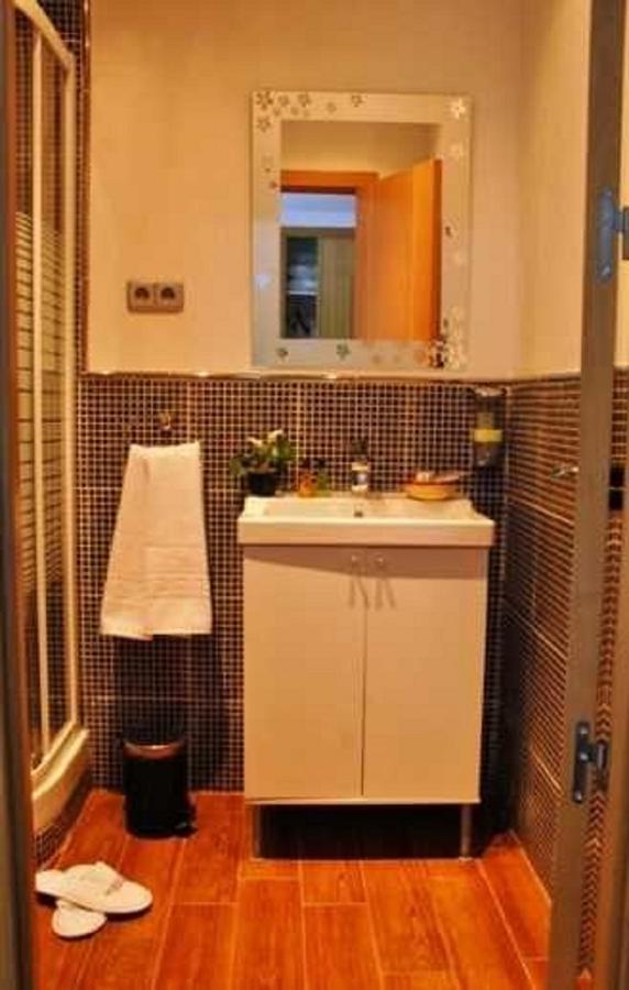Alba1924 Bed & Breakfast Madrid Exterior photo
